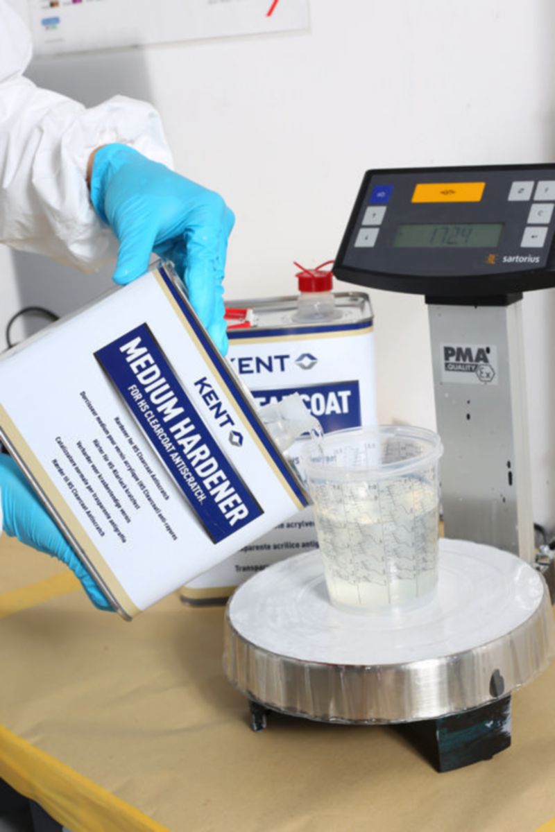 Medium Hardener for Premium UHS Clearcoat
